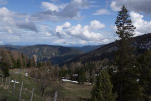 Falkert-Huette Blick auf die Karawanken