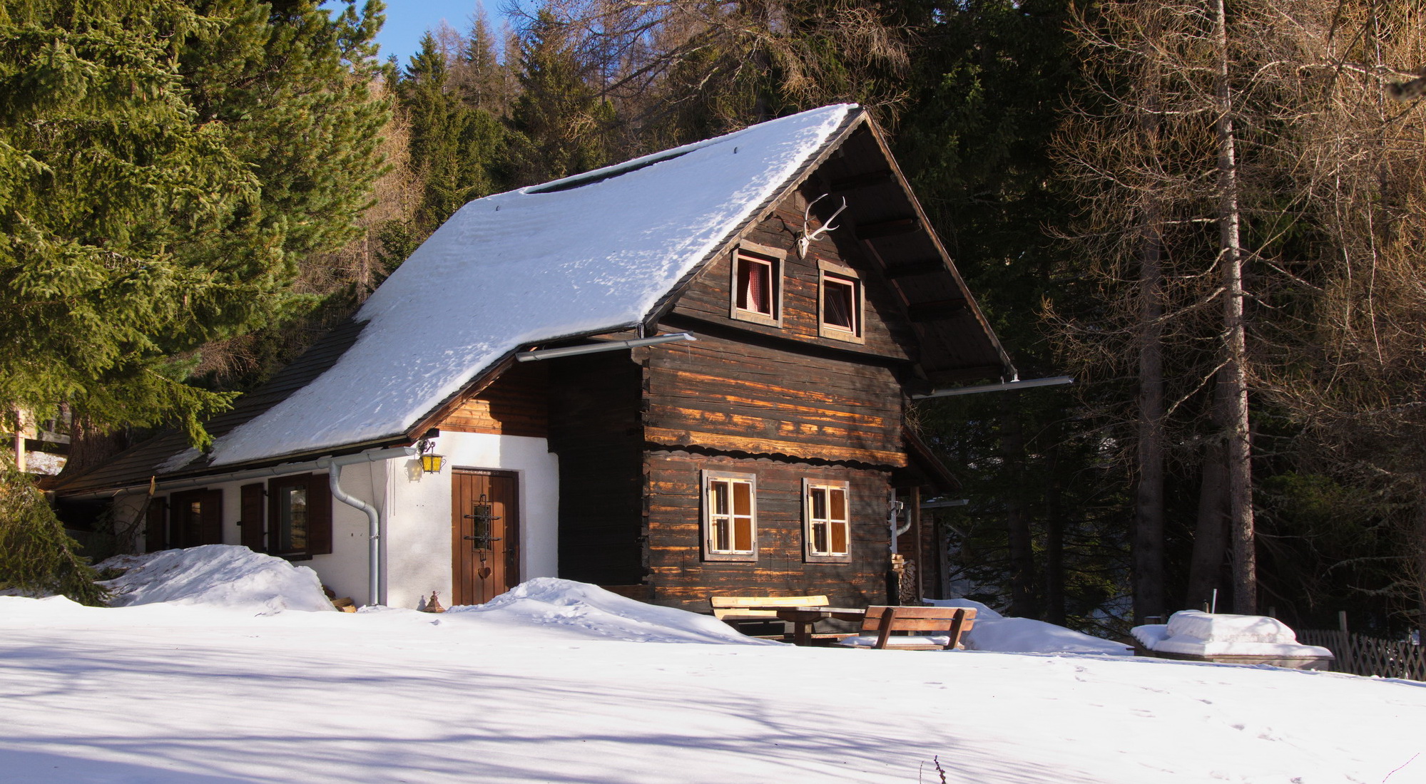 Falkert-Huette Winteransicht