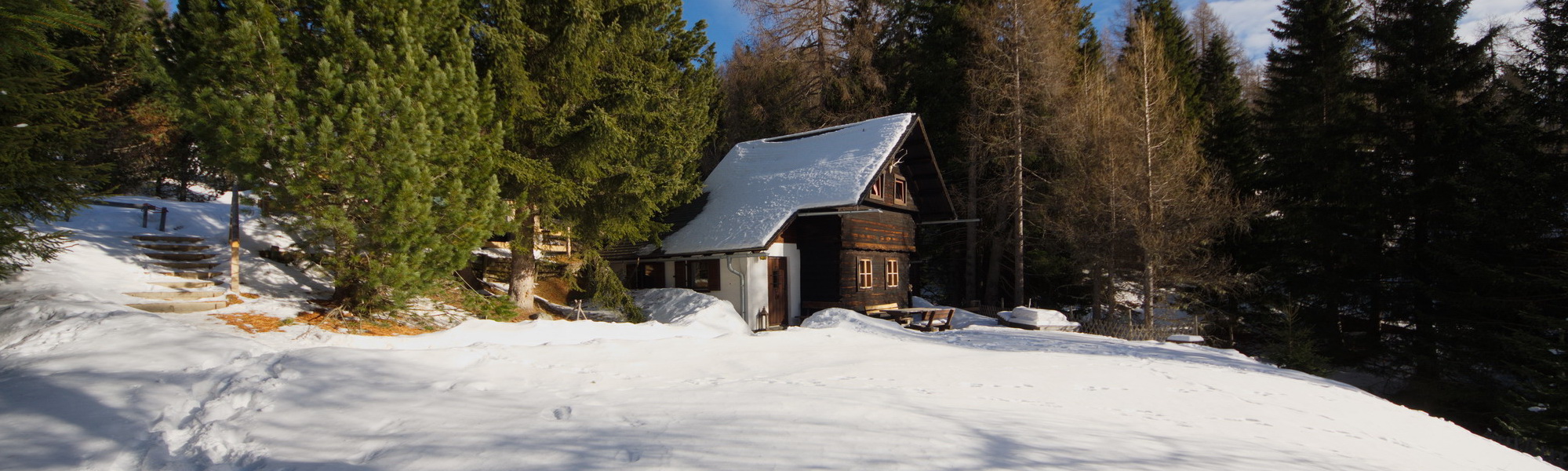 Falkert-Huette Winteransicht